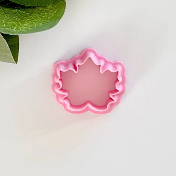 Pretty Maple Outline Clay Cutter