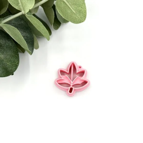 Simple Maple Leaf Cutter