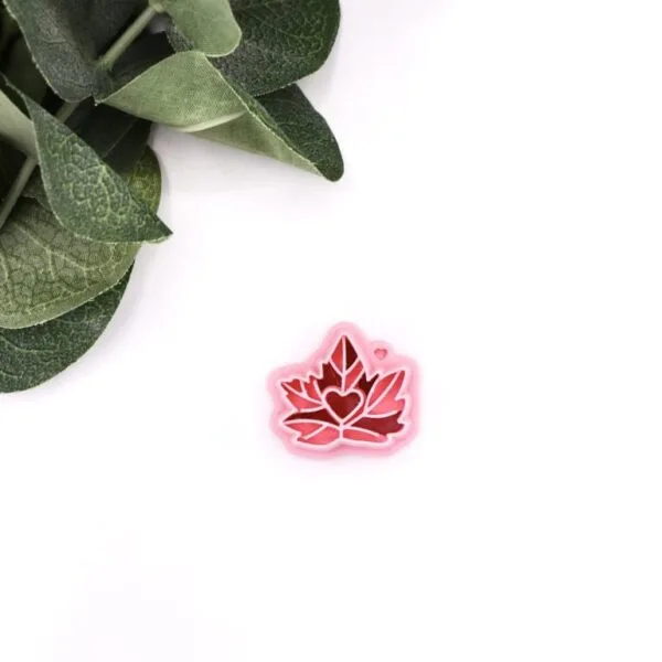 Love Maple Leaf